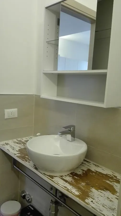 Rori Apartment Florens 0*,  Italien