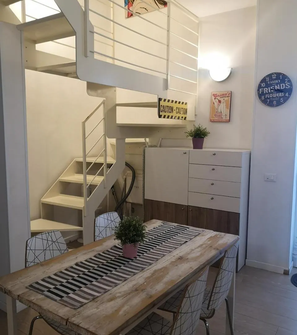 Rori Apartment Florens Italien